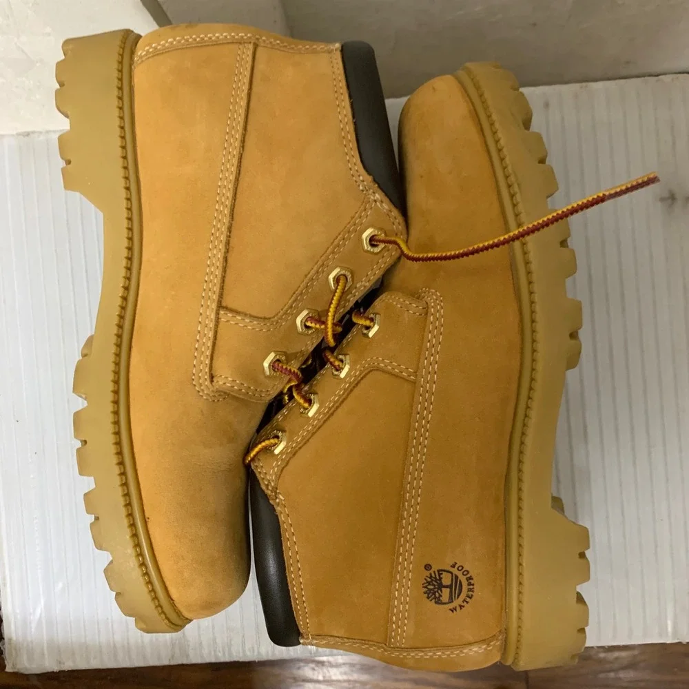 Timberland Chukka Boots Mens 7.5 Wheat Waterproof 10348 Nubuck Leather Lug Sole